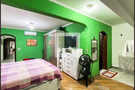 Suite  de casa à venda com 4 quartos, 490m² em Vila Granada, São Paulo