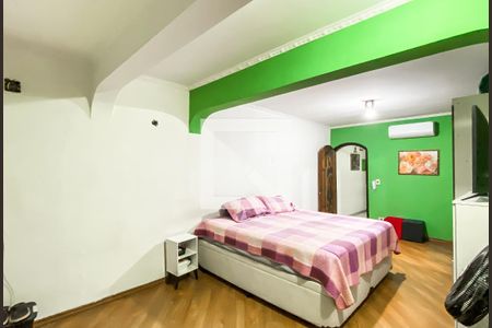 Suite  de casa à venda com 4 quartos, 490m² em Vila Granada, São Paulo