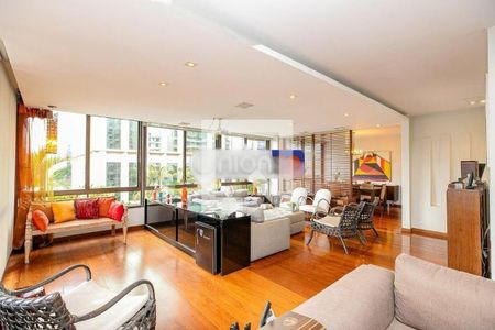 Apartamento à venda com 3 quartos, 225m² em Itaim Bibi, São Paulo