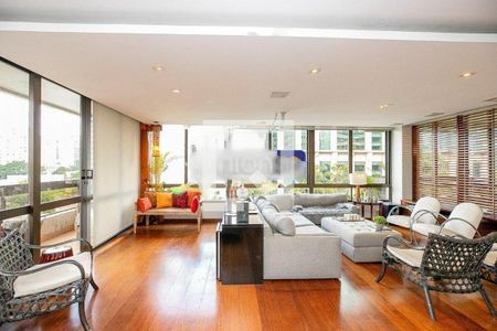 Apartamento à venda com 3 quartos, 225m² em Itaim Bibi, São Paulo