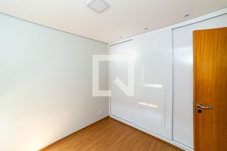 Quarto 1 de apartamento para alugar com 2 quartos, 60m² em Penha, Belo Horizonte