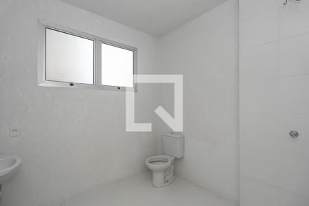 Banheiro de apartamento à venda com 1 quarto, 40m² em Sarandi, Porto Alegre