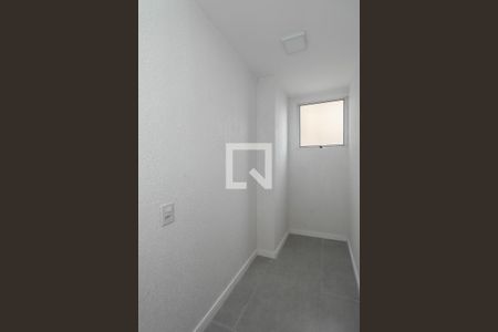 Corredor de apartamento à venda com 1 quarto, 40m² em Sarandi, Porto Alegre