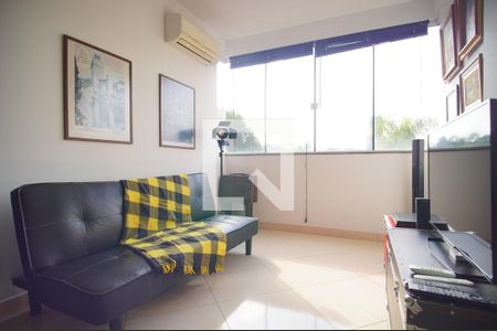 Sala de apartamento à venda com 2 quartos, 62m² em Morro do Espelho, São Leopoldo