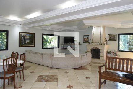 Sala de casa para alugar com 6 quartos, 800m² em Chácaras Uirapuru, Embu das Artes