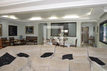 Sala de casa para alugar com 6 quartos, 800m² em Chácaras Uirapuru, Embu das Artes