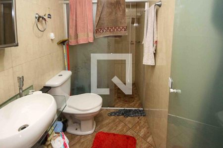 Banheiro de casa à venda com 5 quartos, 105m² em Parque dos Bancarios, São Paulo