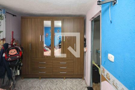 Quarto de casa à venda com 5 quartos, 105m² em Parque dos Bancarios, São Paulo