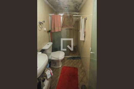 Banheiro de casa à venda com 5 quartos, 105m² em Parque dos Bancarios, São Paulo