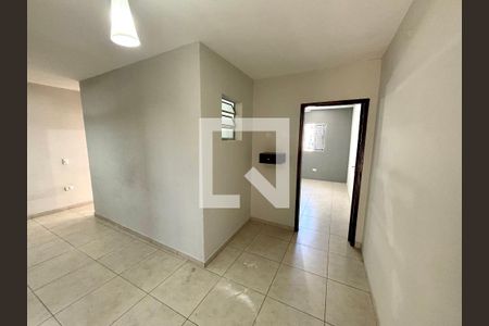 Corredor  de casa à venda com 2 quartos, 90m² em Jardim Ponte Rasa, São Paulo