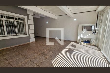 Casa à venda com 3 quartos, 183m² em Cupecê, São Paulo