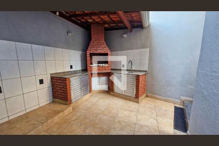Casa à venda com 3 quartos, 183m² em Cupecê, São Paulo