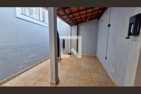Casa à venda com 3 quartos, 183m² em Cupecê, São Paulo