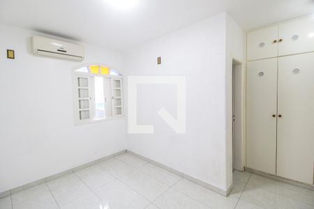 Suíte 1 de casa de condomínio à venda com 4 quartos, 440m² em Jardim do Golf I, Barueri