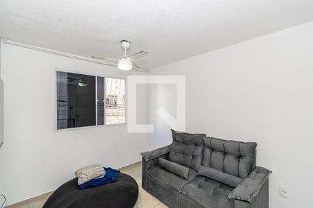 Sala de apartamento para alugar com 2 quartos, 45m² em Brás de Pina, Rio de Janeiro