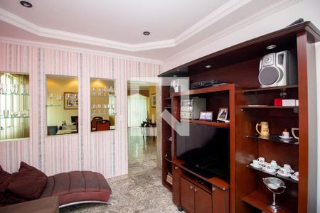 Sala de TV de casa à venda com 4 quartos, 370m² em Europa, Contagem