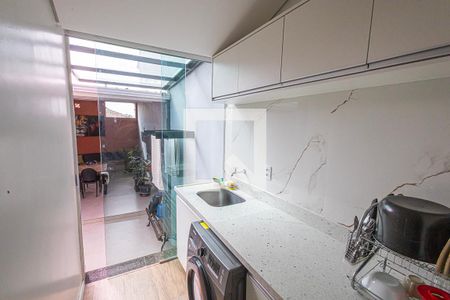 Area de serviço de casa à venda com 3 quartos, 140m² em Santa Amelia, Belo Horizonte