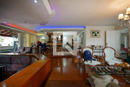 Casa à venda com 5 quartos, 580m² em Jardim dos Estados, São Paulo