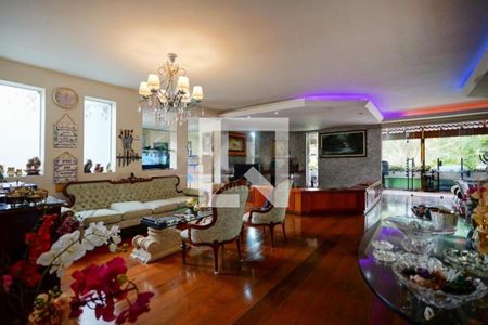 Casa à venda com 5 quartos, 580m² em Jardim dos Estados, São Paulo