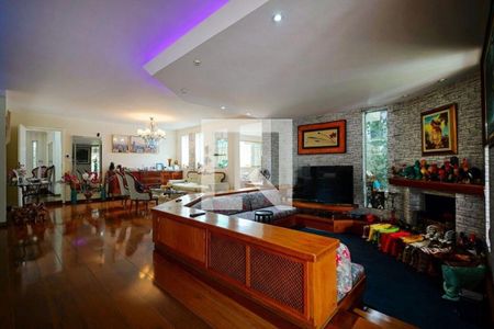Casa à venda com 5 quartos, 580m² em Jardim dos Estados, São Paulo