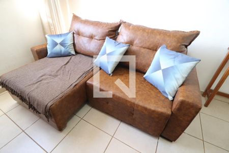 Sala de apartamento para alugar com 2 quartos, 50m² em Presidente Roosevelt, Uberlândia