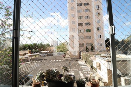 Sala de apartamento para alugar com 2 quartos, 50m² em Presidente Roosevelt, Uberlândia