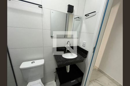 Banheiro de apartamento para alugar com 1 quarto, 30m² em Parque Peruche, São Paulo