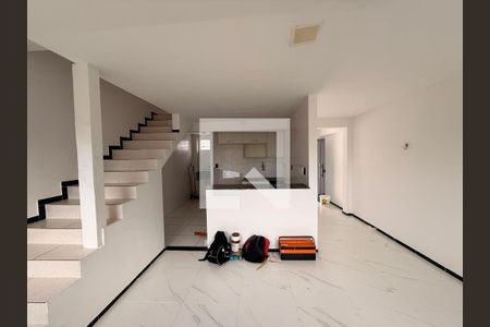Sala de casa de condomínio para alugar com 1 quarto, 75m² em Piatã, Salvador