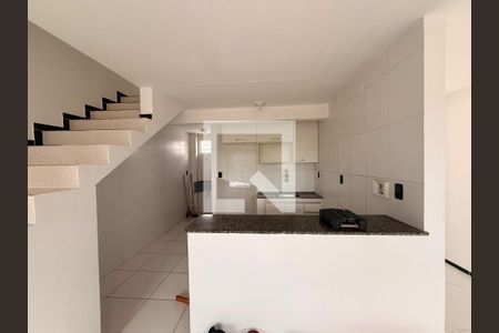 Cozinha de casa de condomínio para alugar com 1 quarto, 75m² em Piatã, Salvador