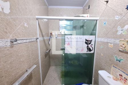 Banheiro de casa para alugar com 2 quartos, 160m² em Jardim Imbarie, Duque de Caxias