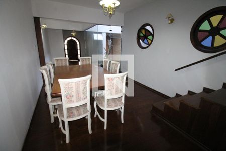 Sala 1 de casa para alugar com 4 quartos, 217m² em Jardim Bela Vista, São José dos Campos