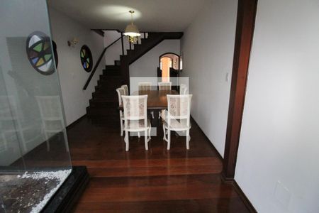 Sala 1 de casa para alugar com 4 quartos, 217m² em Jardim Bela Vista, São José dos Campos