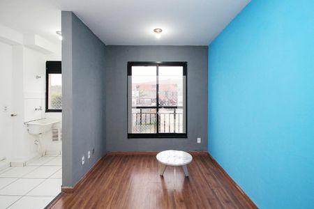 Sala de apartamento para alugar com 2 quartos, 42m² em Roselândia, Cotia
