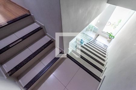 Escada de casa de condomínio à venda com 3 quartos, 110m² em Granja Ouro Branco, Contagem