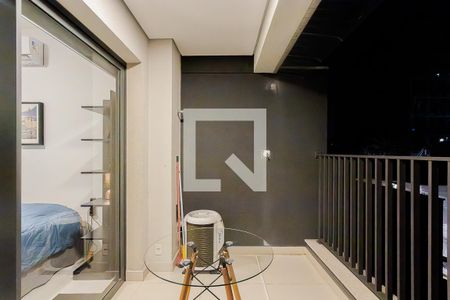 Varanda de kitnet/studio para alugar com 1 quarto, 27m² em Sumarezinho, São Paulo