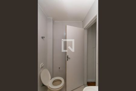 Banheiro de apartamento para alugar com 2 quartos, 56m² em Aclimação, São Paulo