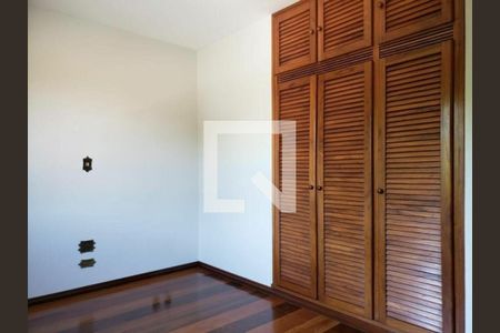Casa à venda com 3 quartos, 170m² em Campo Grande, São Paulo