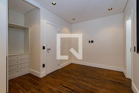 Casa à venda com 3 quartos, 160m² em Vila Olímpia, São Paulo