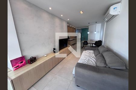 Sala de apartamento para alugar com 3 quartos, 76m² em Recreio dos Bandeirantes, Rio de Janeiro