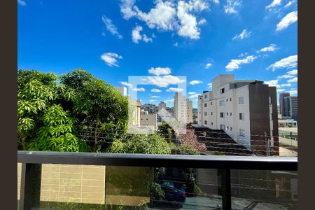 Apartamento à venda com 3 quartos, 130m² em Sagrada Família, Belo Horizonte
