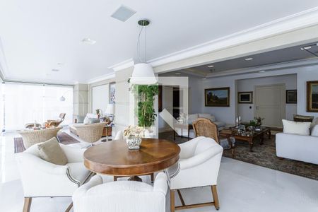 Varanda de apartamento à venda com 2 quartos, 277m² em Vila Nova Conceição, São Paulo