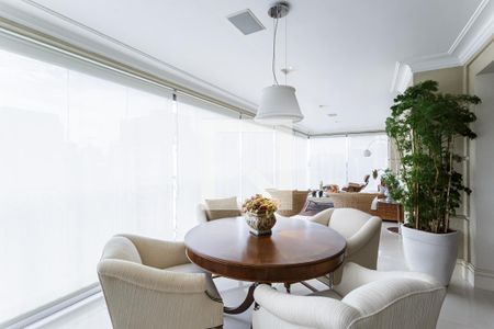 Varanda de apartamento à venda com 2 quartos, 277m² em Vila Nova Conceição, São Paulo