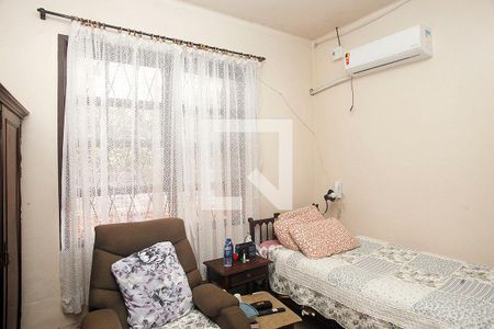 Quarto 2 de casa à venda com 2 quartos, 70m² em Santana, Porto Alegre