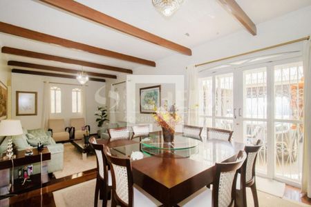 Casa à venda com 3 quartos, 265m² em Santo Amaro, São Paulo