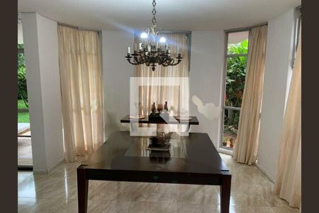 Casa à venda com 4 quartos, 500m² em Vila Tramontano, São Paulo