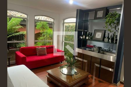 Casa à venda com 4 quartos, 500m² em Vila Tramontano, São Paulo