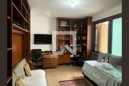 Casa à venda com 4 quartos, 500m² em Vila Tramontano, São Paulo