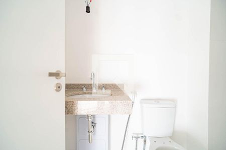 Banheiro de kitnet/studio para alugar com 1 quarto, 27m² em Consolação, São Paulo