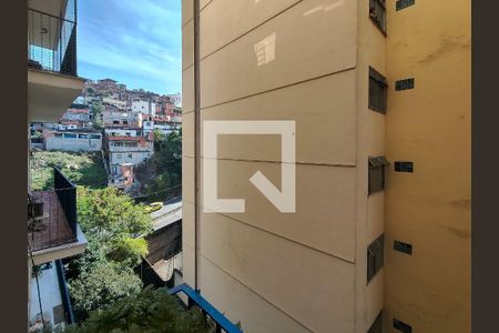 Vista da Sala de apartamento à venda com 2 quartos, 68m² em Grajaú, Rio de Janeiro