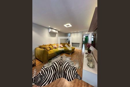 Casa à venda com 3 quartos, 200m² em Itaim Bibi, São Paulo